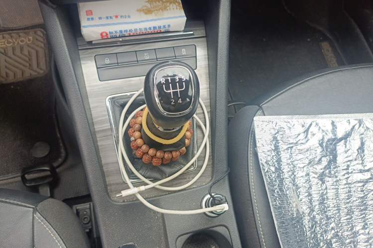 Used Skoda Octavia 2017 1.6L Manual Smart Drive Edition Gear Lever