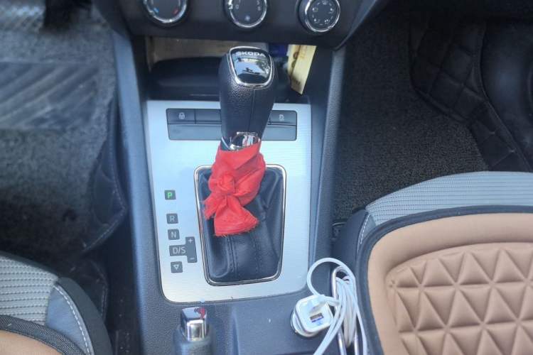Used Skoda Octavia 2017 1.6L Automatic Chuanxing Edition Gear Lever