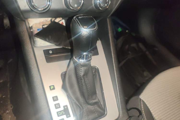 Used Skoda Octavia 2017 1.6L Automatic Chuanxing Edition Gear Lever