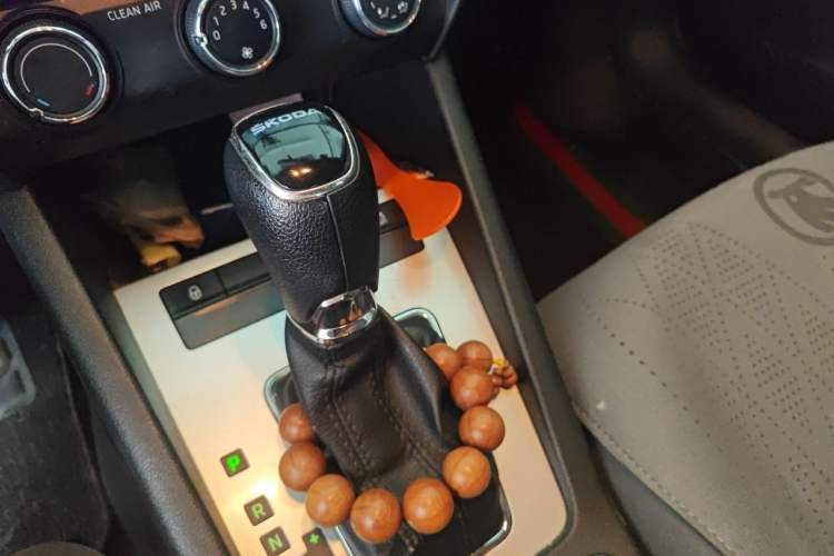 Used Skoda Octavia 2017 1.6L Automatic Chuanxing Edition Gear Lever