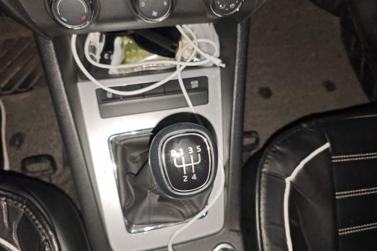 Used Skoda Octavia 2017 1.6L Manual Trend Edition Gear Lever