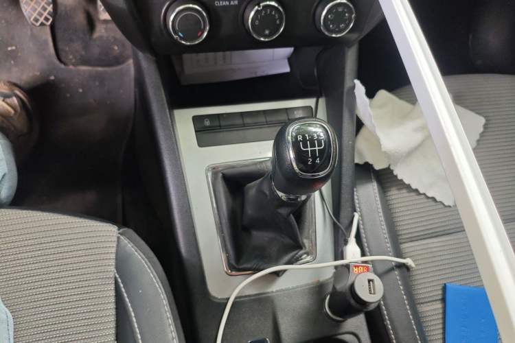 Used Skoda Octavia 2017 1.6L Manual Trend Edition Gear Lever