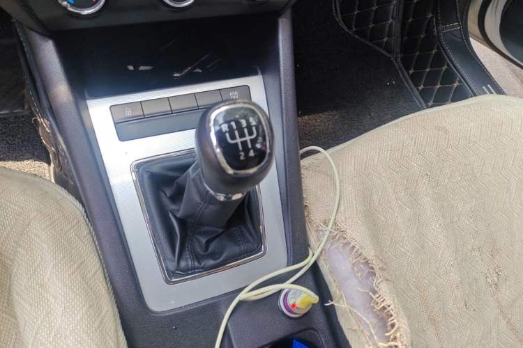 Used Skoda Octavia 2017 1.6L Manual Trend Edition Gear Lever