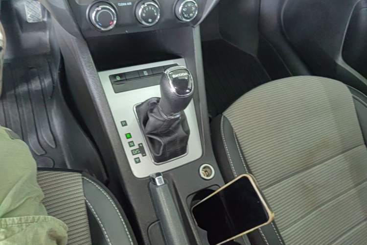 Used Skoda Octavia 2017 1.6L Automatic Chuanxing Edition Gear Lever