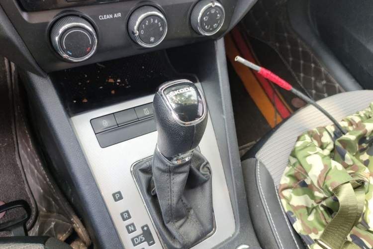 Used Skoda Octavia 2017 1.6L Automatic Chuanxing Edition Gear Lever