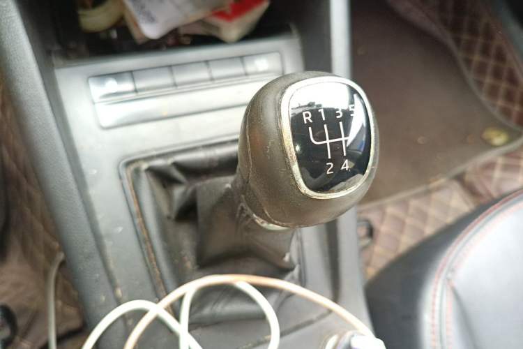 Used Skoda Octavia 2017 Classic Model 1.6L Manual Standard Edition Gear Lever