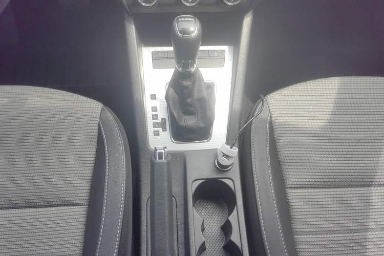 Used Skoda Octavia 2017 1.6L Automatic Chuanxing Edition Gear Lever