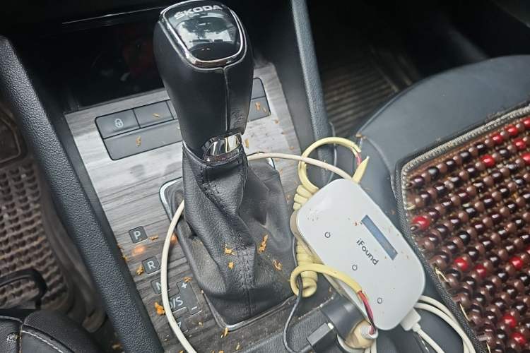 Used Skoda Octavia 2017 1.6L Automatic Smart Drive Edition Gear Lever