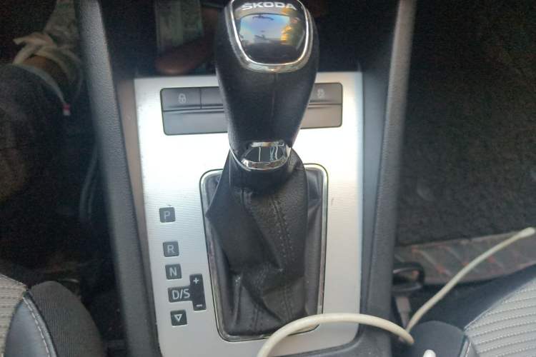 Used Skoda Octavia 2017 1.6L Automatic Chuanxing Edition Gear Lever