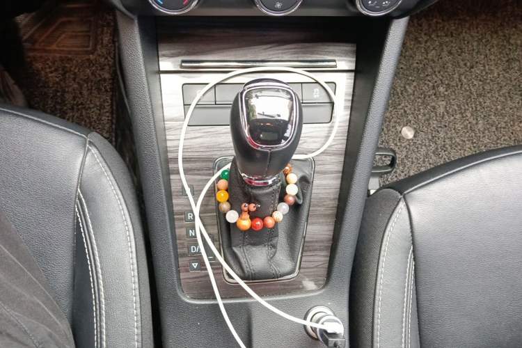 Used Skoda Octavia 2017 1.6L Automatic Smart Drive Edition Gear Lever