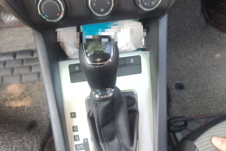 Used Skoda Octavia 2017 1.6L Automatic Chuanxing Edition Gear Lever