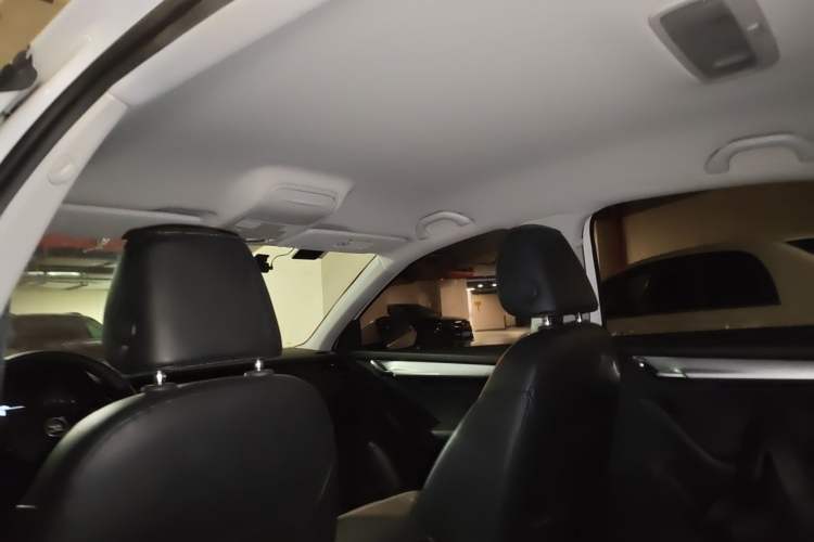 Used Skoda Octavia 2017 1.6L Automatic Chuanxing Edition Headliner