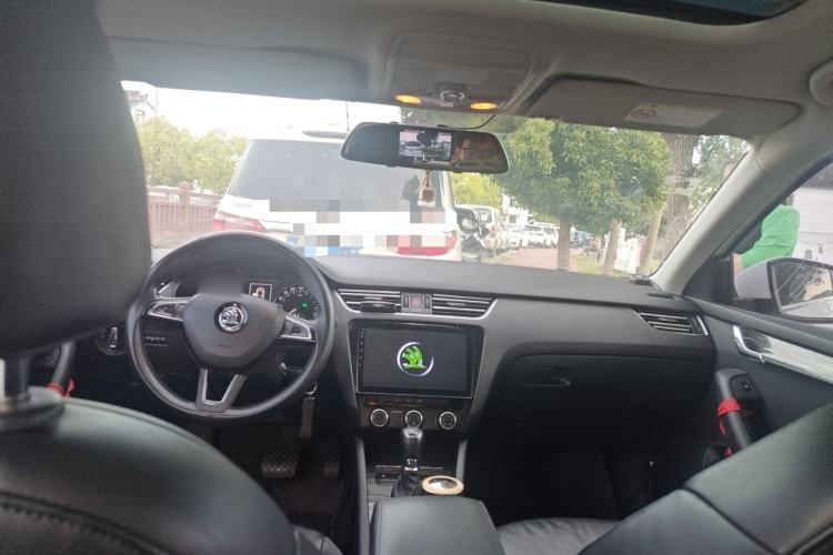Used Skoda Octavia 2017 1.6L Automatic Smart Drive Edition Headliner