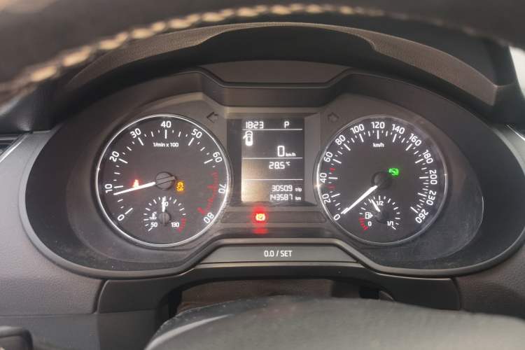 Used Skoda Octavia 2017 Classic Model 1.6L Automatic Comfort Edition Instrument Cluster