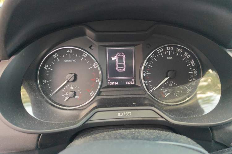 Used Skoda Octavia 2017 1.6L Automatic Smart Drive Edition Instrument Cluster