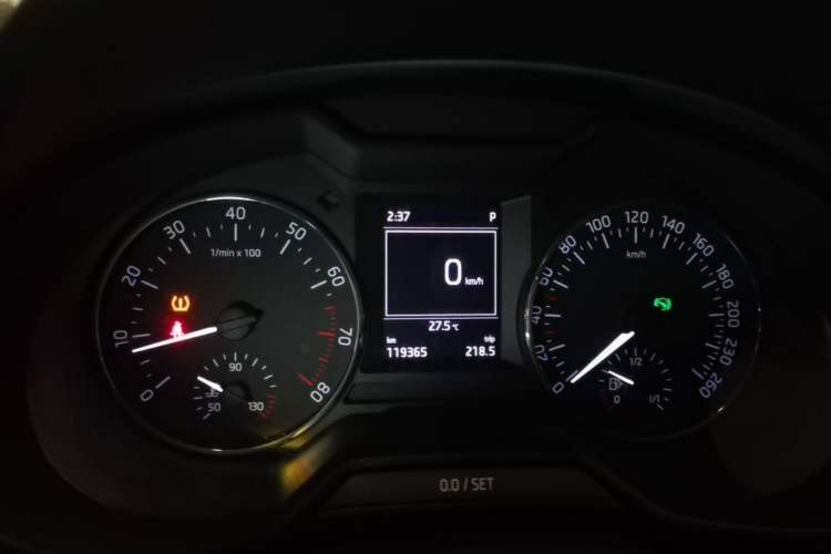 Used Skoda Octavia 2017 1.6L Automatic Smart Drive Edition Instrument Cluster