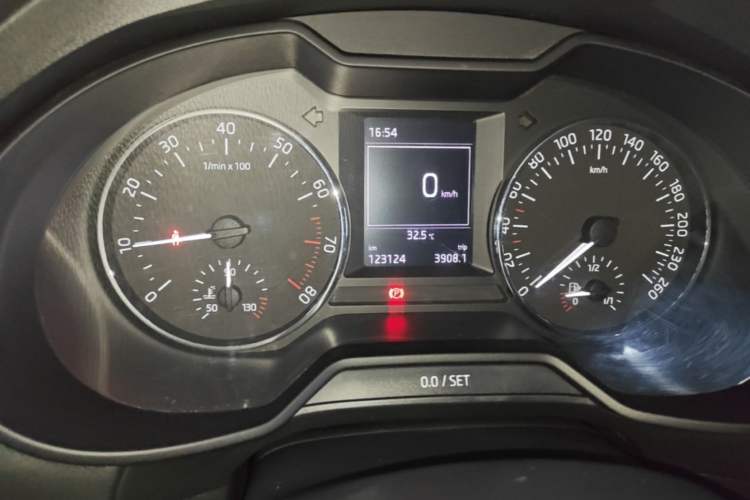 Used Skoda Octavia 2017 1.6L Manual Smart Drive Edition Instrument Cluster