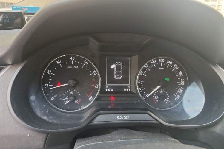 Used Skoda Octavia 2017 1.6L Automatic Smart Drive Edition Instrument Cluster