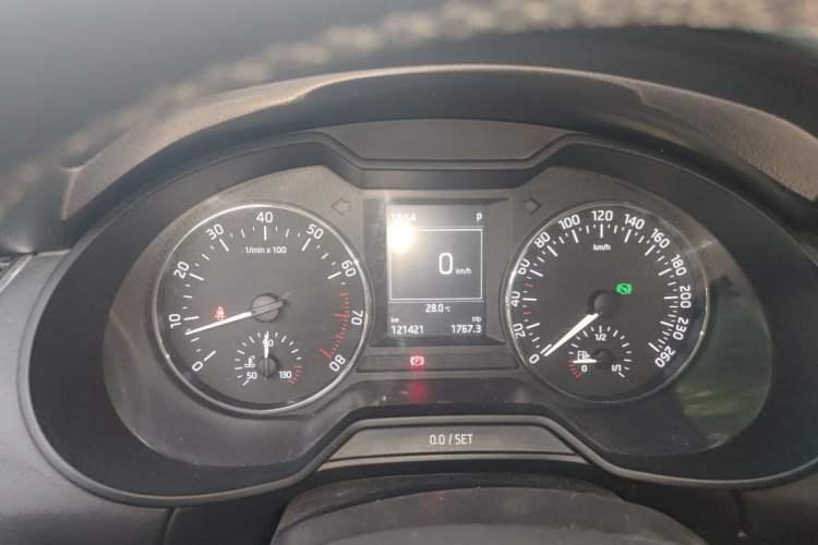 Used Skoda Octavia 2017 1.6L Automatic Smart Drive Edition Instrument Cluster