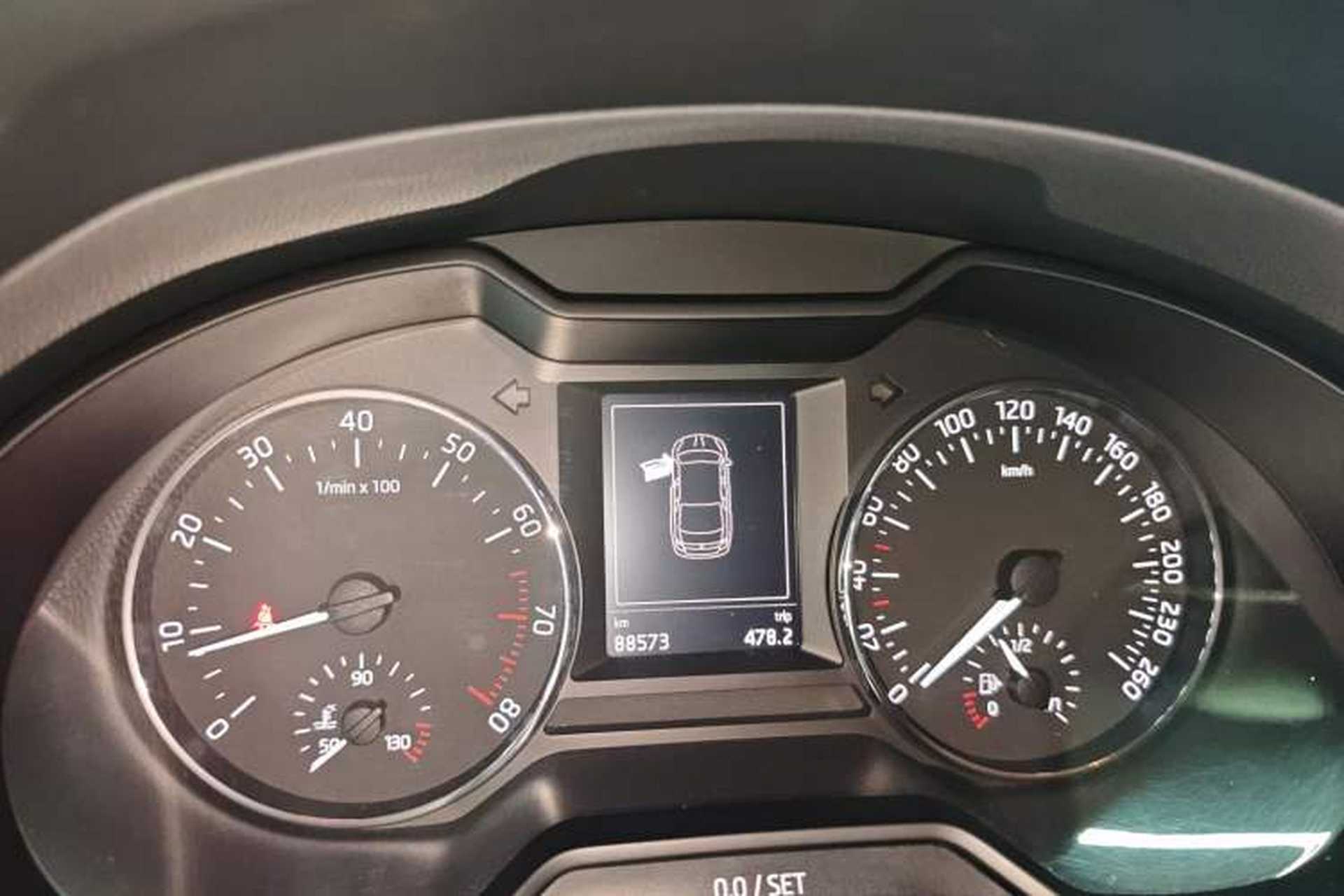 Used Skoda Octavia 2017 1.6L Automatic Smart Drive Edition Instrument Cluster