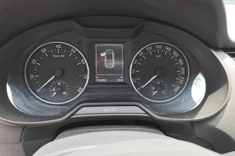 Used Skoda Octavia 2017 1.6L Automatic Smart Drive Edition Instrument Cluster