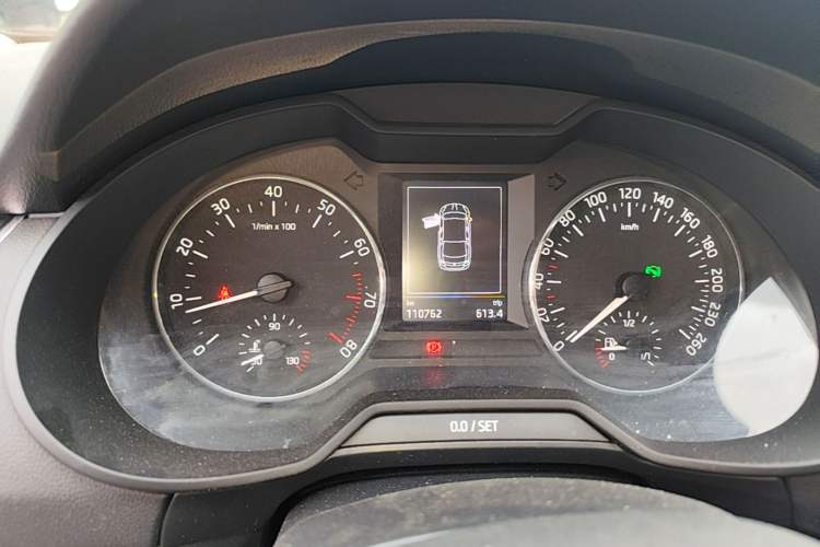 Used Skoda Octavia 2017 1.6L Automatic Smart Drive Edition Instrument Cluster