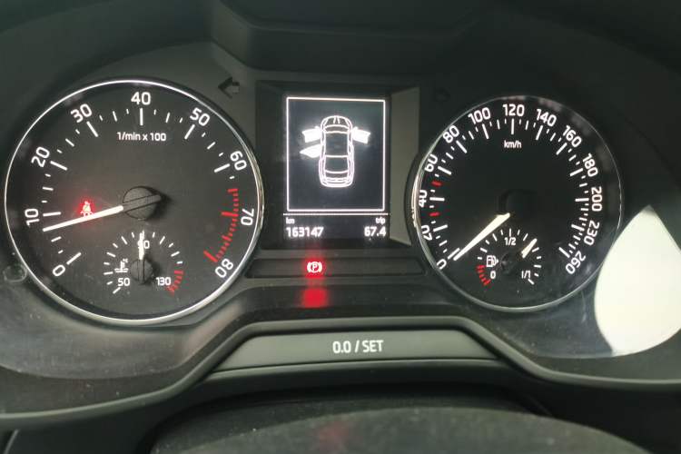 Used Skoda Octavia 2017 1.6L Manual Smart Drive Edition Instrument Cluster