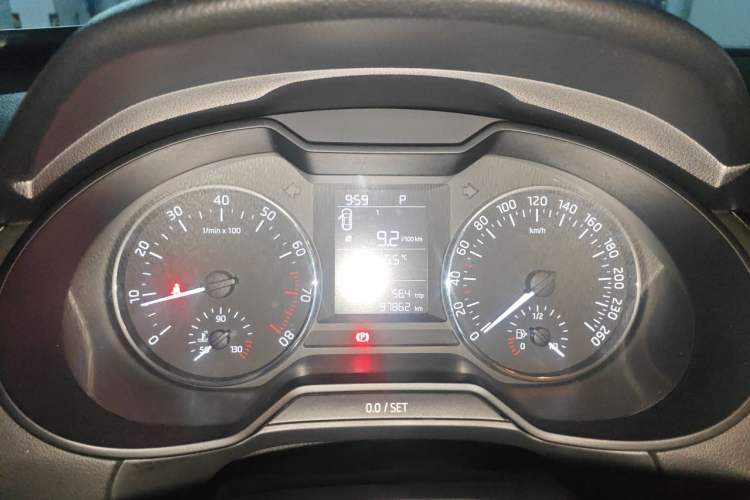 Used Skoda Octavia 2017 1.6L Automatic Chuanxing Edition Instrument Cluster