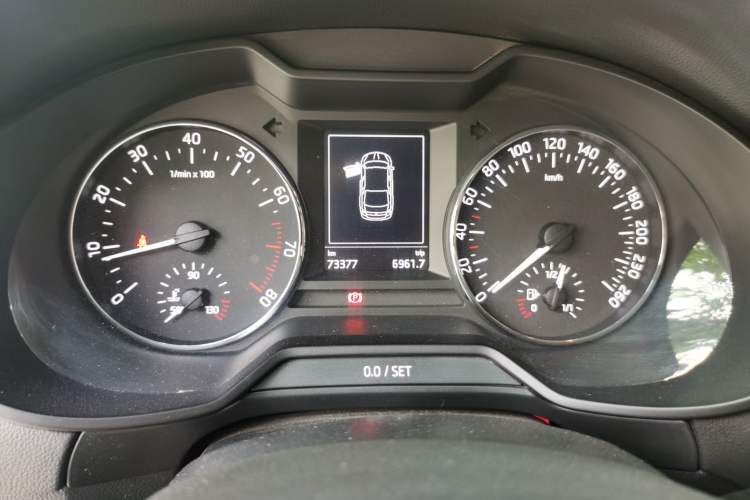 Used Skoda Octavia 2017 Classic Model 1.6L Manual Comfort Edition Instrument Cluster