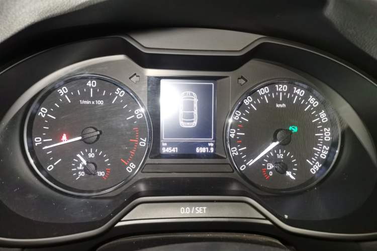 Used Skoda Octavia 2017 1.6L Automatic Smart Drive Edition Instrument Cluster