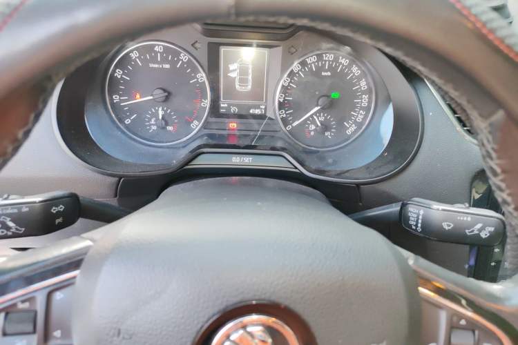 Used Skoda Octavia 2017 1.6L Automatic Smart Drive Edition Instrument Cluster