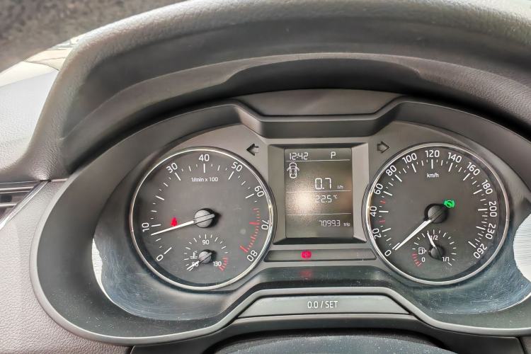Used Skoda Octavia 2017 Classic Model 1.6L Automatic Comfort Edition Instrument Cluster