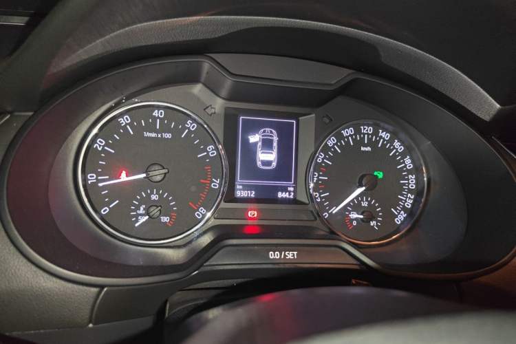 Used Skoda Octavia 2017 1.6L Automatic Smart Drive Edition Instrument Cluster