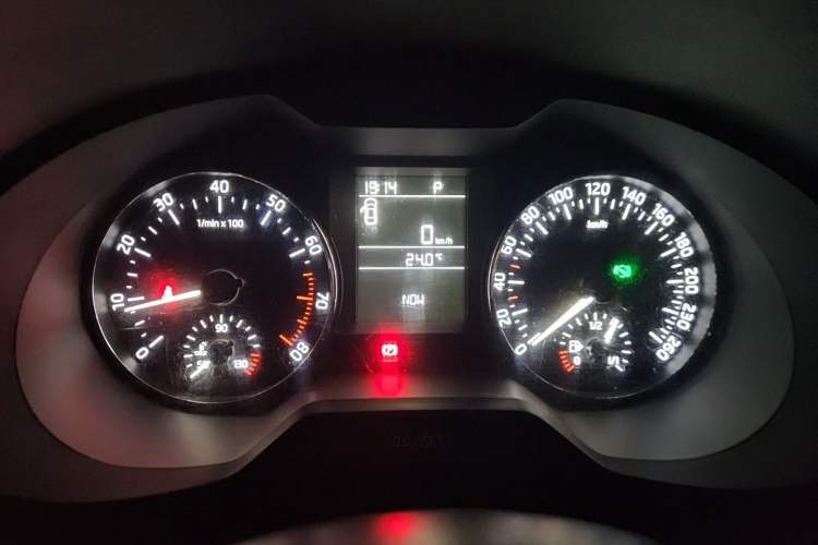 Used Skoda Octavia 2017 Classic Model 1.6L Automatic Comfort Edition Instrument Cluster