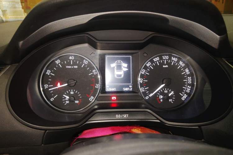 Used Skoda Octavia 2017 1.6L Automatic Smart Drive Edition Instrument Cluster