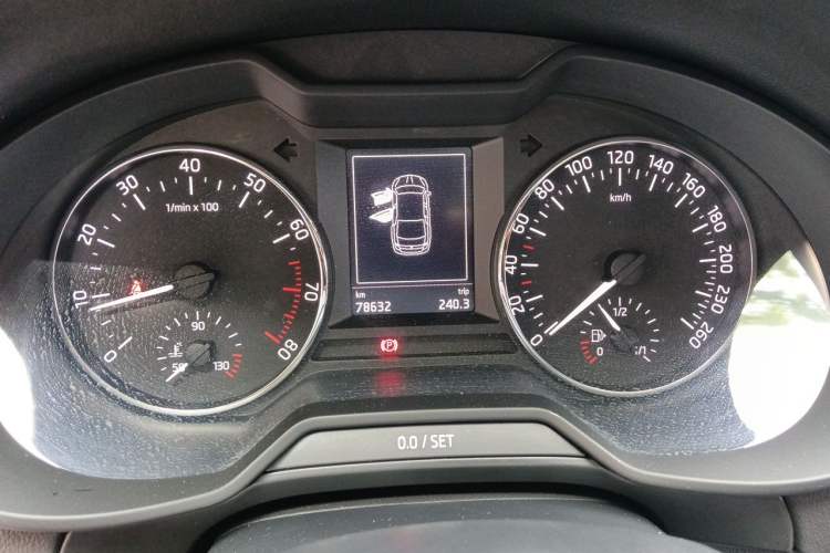 Used Skoda Octavia 2017 1.6L Automatic Smart Drive Edition Instrument Cluster