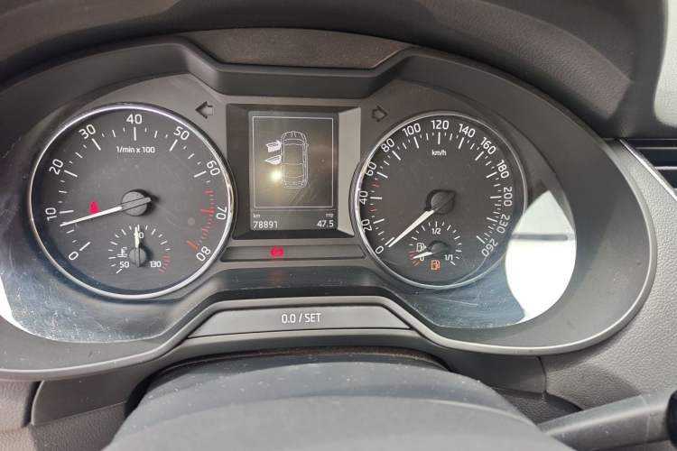Used Skoda Octavia 2017 1.6L Manual Smart Drive Edition Instrument Cluster