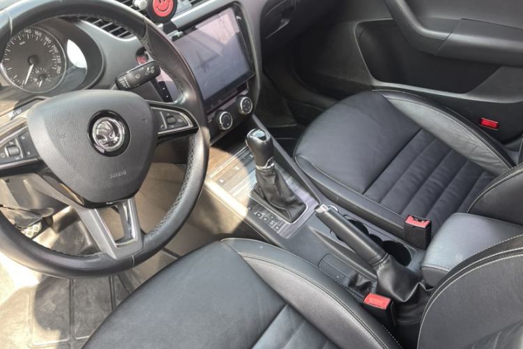 Used Skoda Octavia 2017 1.6L Automatic Smart Drive Edition Interior 1