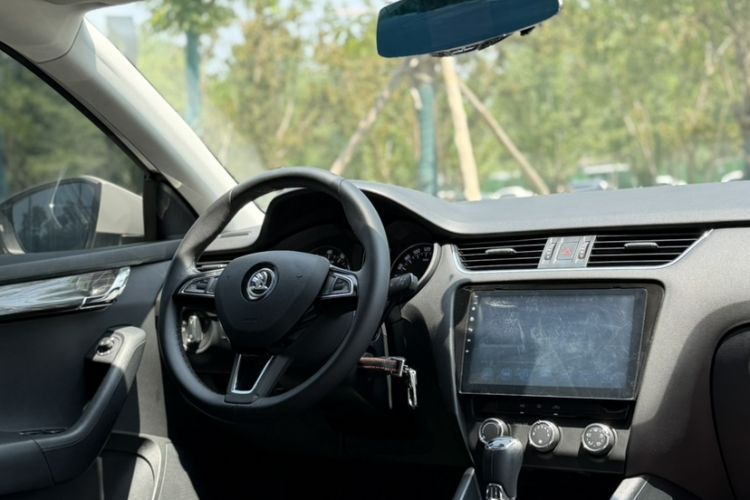 Used Skoda Octavia 2017 1.6L Automatic Smart Drive Edition Interior 1