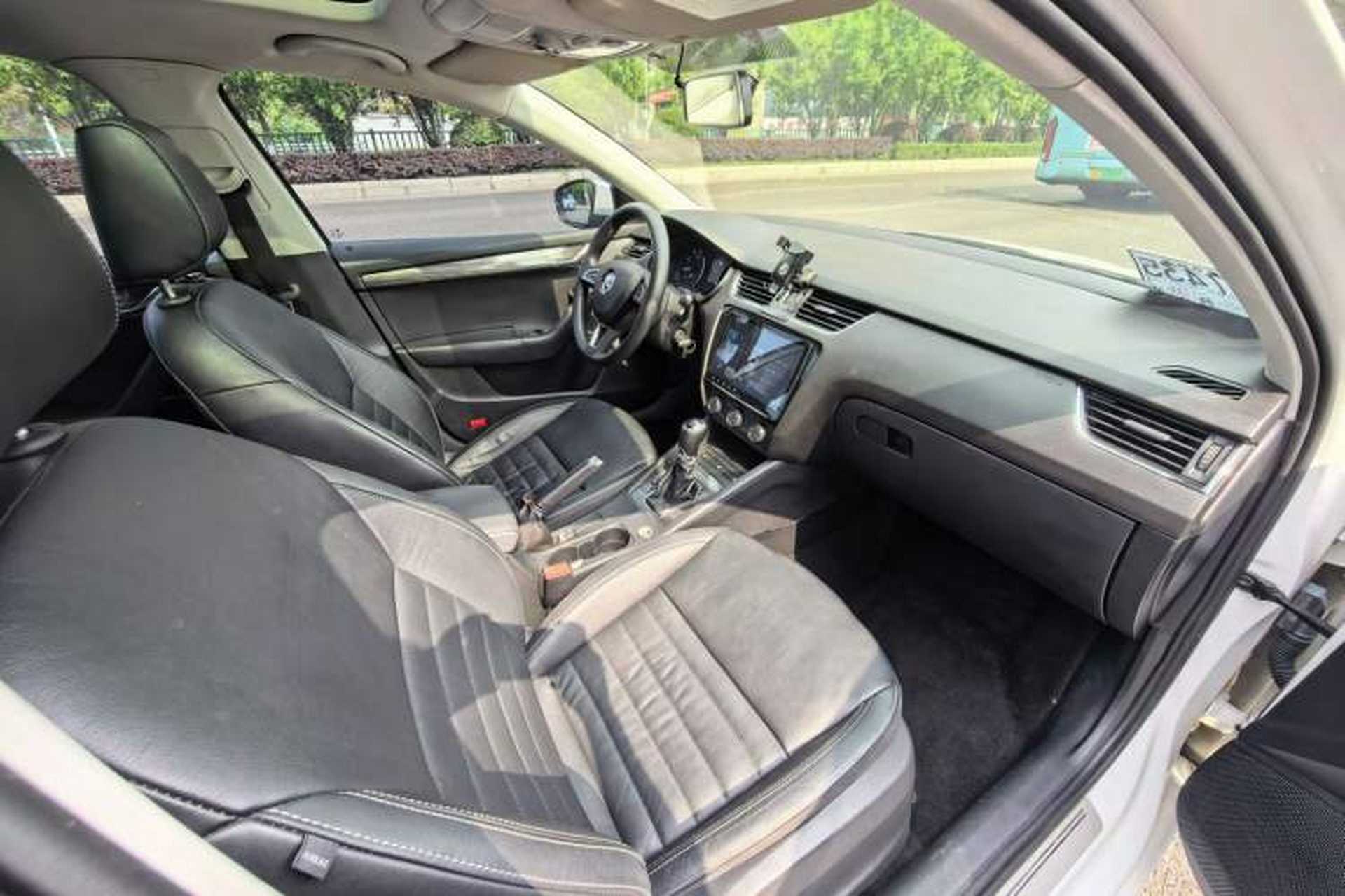 Used Skoda Octavia 2017 TSI280 DSG Smart Drive Edition Interior 10