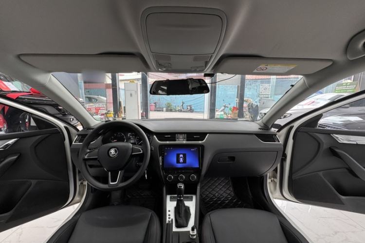 Used Skoda Octavia 2017 1.6L Automatic Chuanxing Edition Interior 2