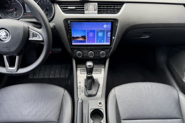 Used Skoda Octavia 2017 1.6L Automatic Smart Drive Edition Interior 2