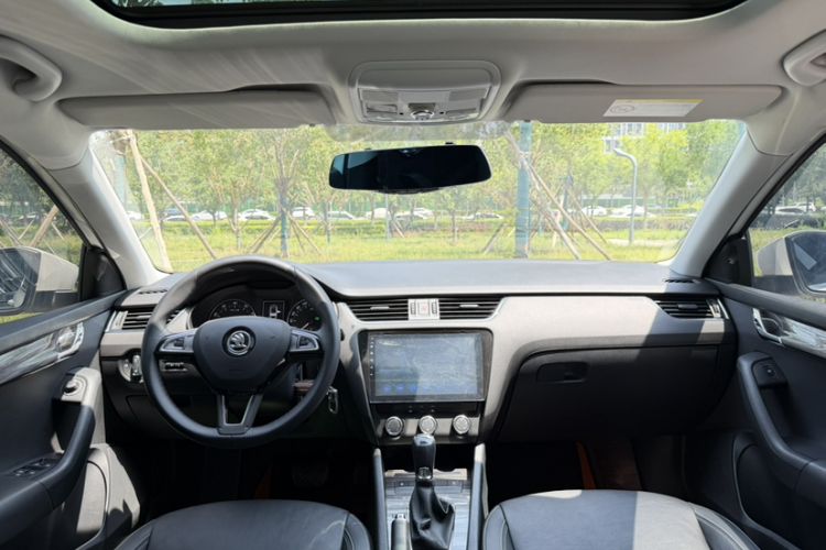 Used Skoda Octavia 2017 1.6L Automatic Smart Drive Edition Interior 3