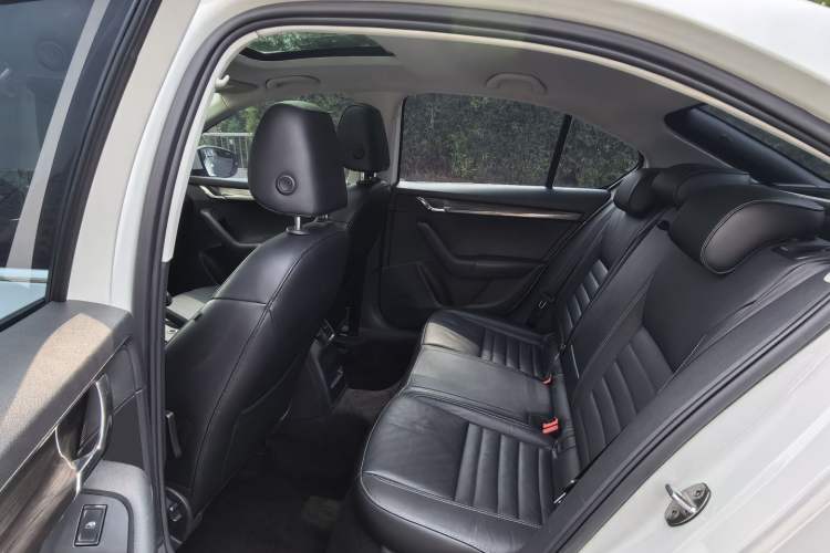 Used Skoda Octavia 2017 TSI280 DSG Smart Drive Edition Interior 5