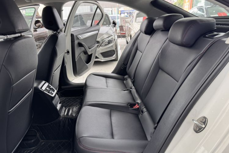 Used Skoda Octavia 2017 1.6L Automatic Chuanxing Edition Interior 6