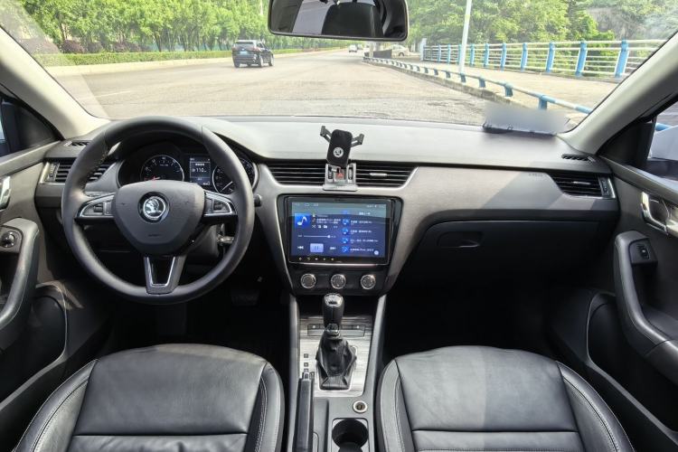 Used Skoda Octavia 2017 TSI280 DSG Smart Drive Edition Interior 6