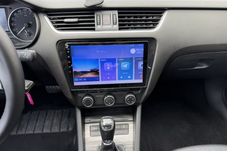 Used Skoda Octavia 2017 1.6L Automatic Smart Drive Edition Interior 7