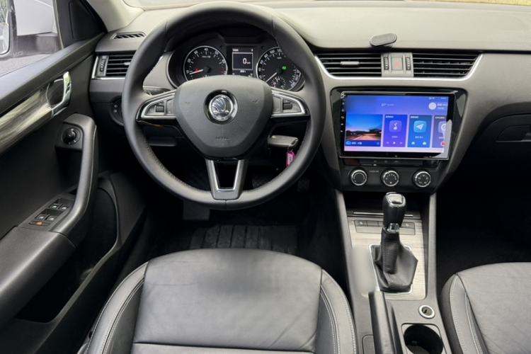 Used Skoda Octavia 2017 1.6L Automatic Smart Drive Edition Interior 8
