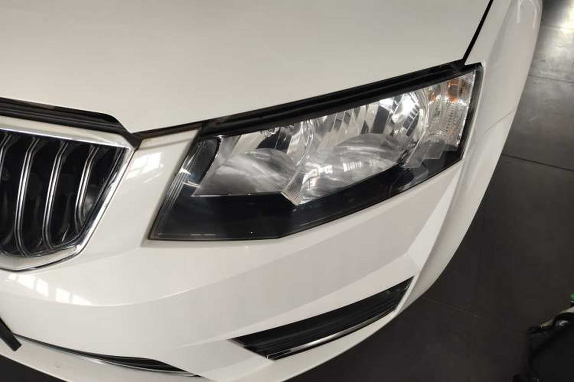 Used Skoda Octavia 2017 1.6L Automatic Chuanxing Edition Left Front Headlight