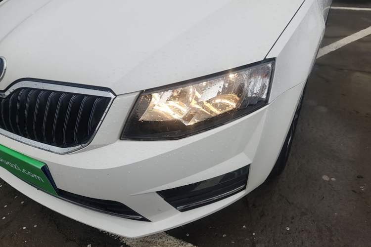 Used Skoda Octavia 2017 1.6L Automatic Chuanxing Edition Left Front Headlight